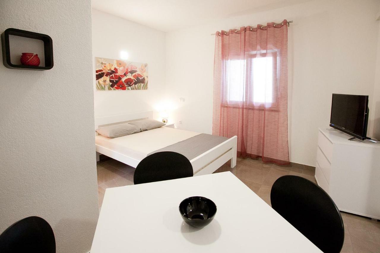 2 * Zadar